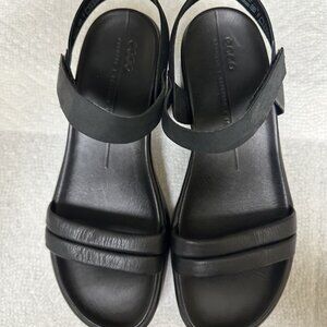 ECCO Women's Flowt Luxery Wedge Ankle Strap Sandal size 38 / US 7M-7.5M